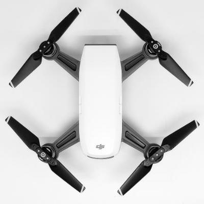 智能硬件與網(wǎng)絡(luò)工程的無人機(jī)使用方法介紹